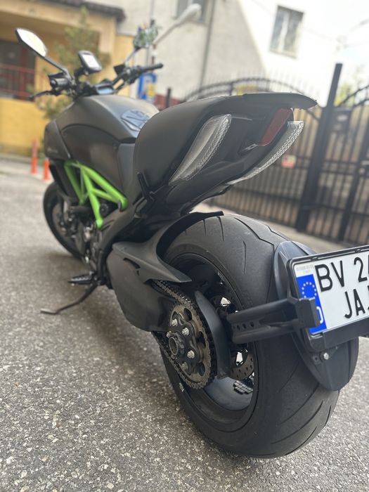 Ducati Diavel Jante custom Kineo ( valoare 3000€)