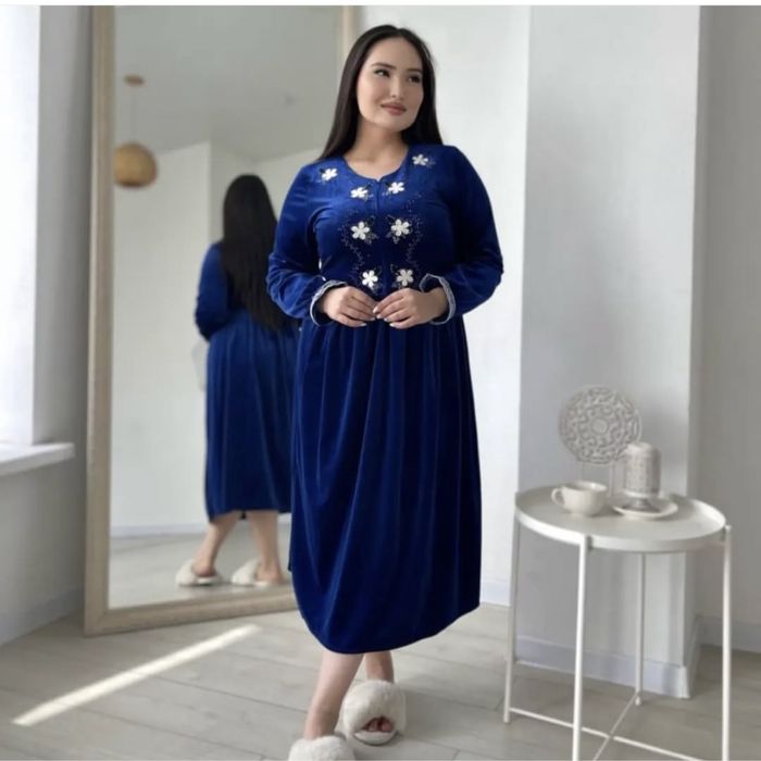 Халаттар трусылар и пижамылар бар