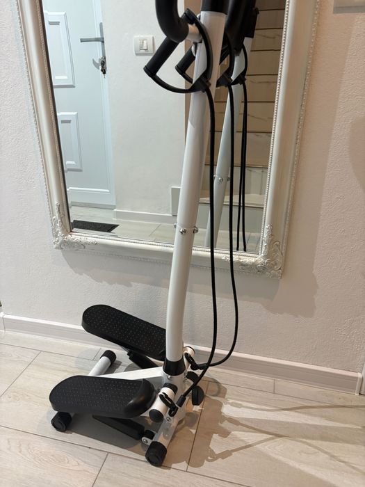 Vând stepper cu corzi elastice
