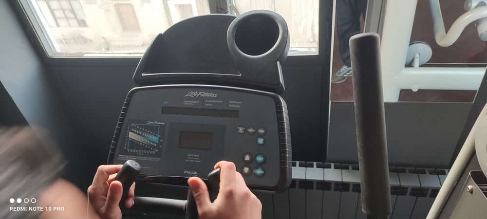 Bicicleta eliptica Life Fitness 8500