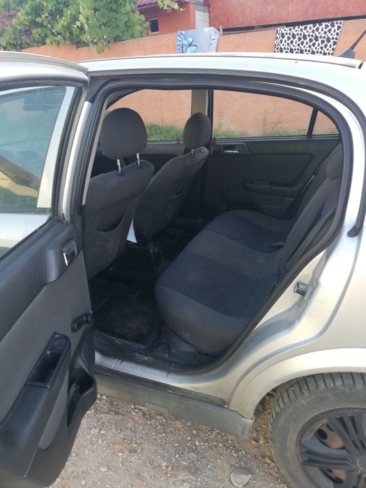 Mașina de vânzare Opel astra G