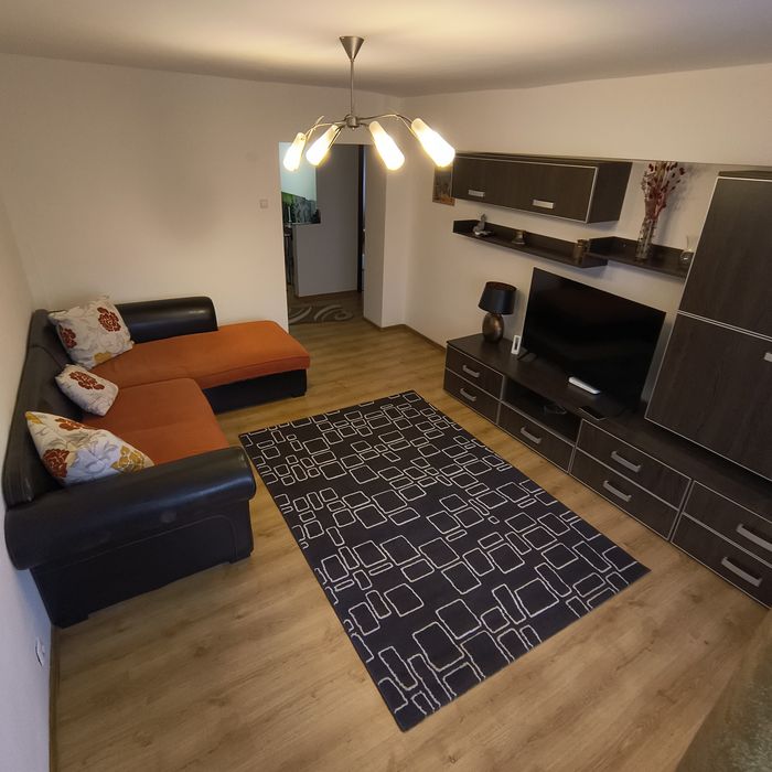 Inchiriez apartament 3 camere