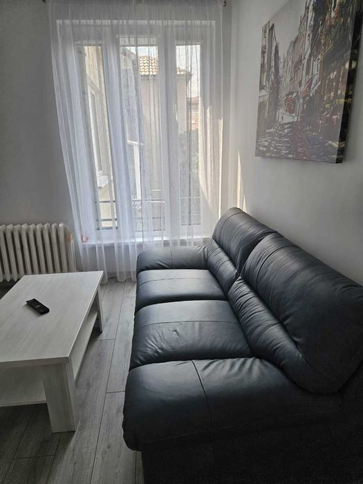 Дава се под наем Двустаен апартамент в София, Център - 67 кв.м за 847.62 € - Снимка #1