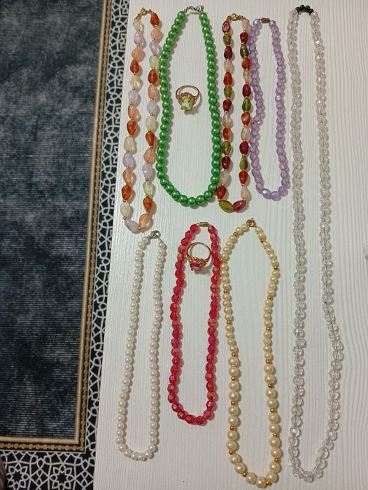 Продам бусы разные, серьги и кольца