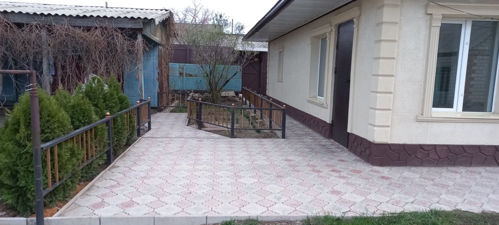 Продам в комплексе автосервис, дом, участок