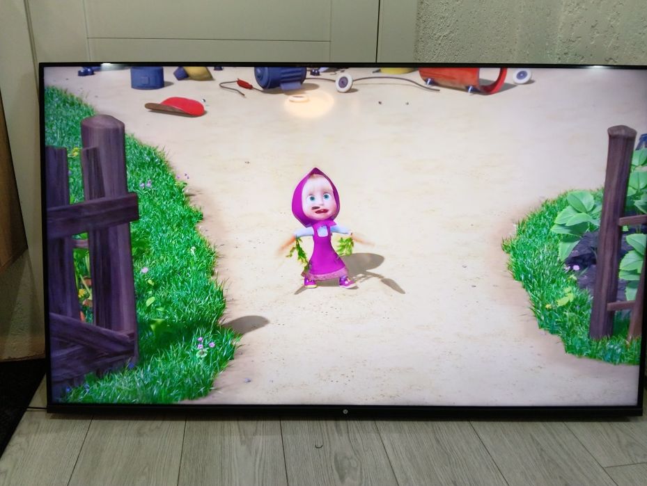 Продам большой телевизор Smart tv