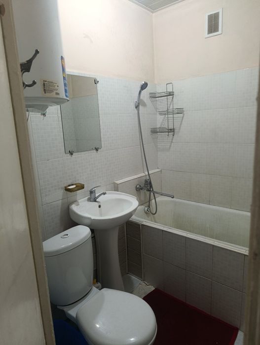 Срочно сдаётся 1комнатная квартира на 4этаже в районе Вокзала