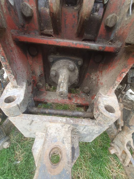 Vând tractor Fiat680