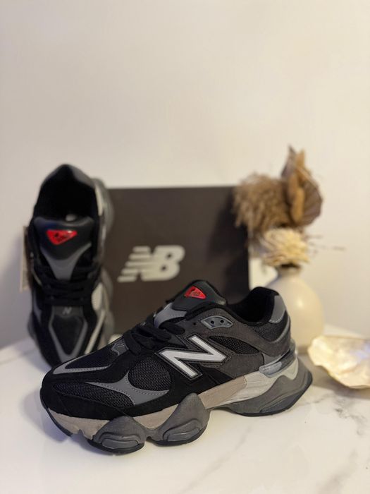 Adidasi New Balance 9060