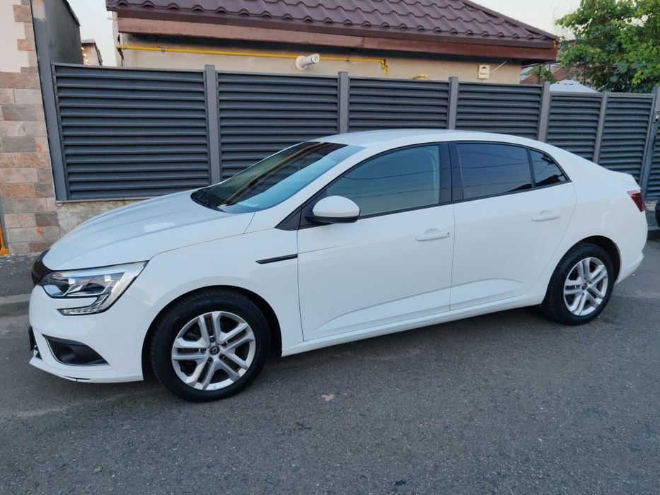 RENAULT Megane 2020 — imagine 2
