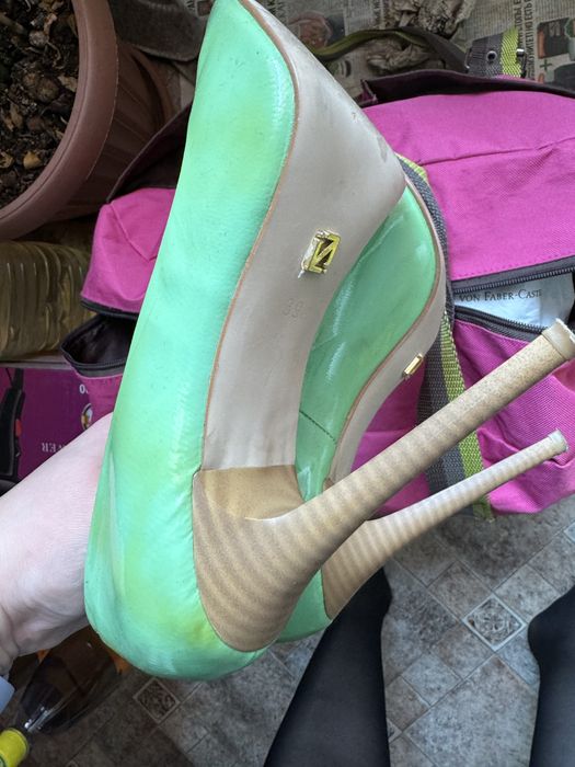 Продам обуви