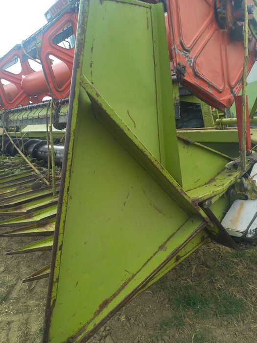 vand echipament recoltat floarea soarelui original claas cu tavite