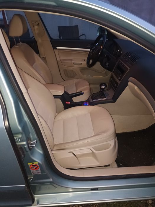 Skoda Oktavia Berlină 1,8TSI 160CP Elegance Piele DSG Xenon