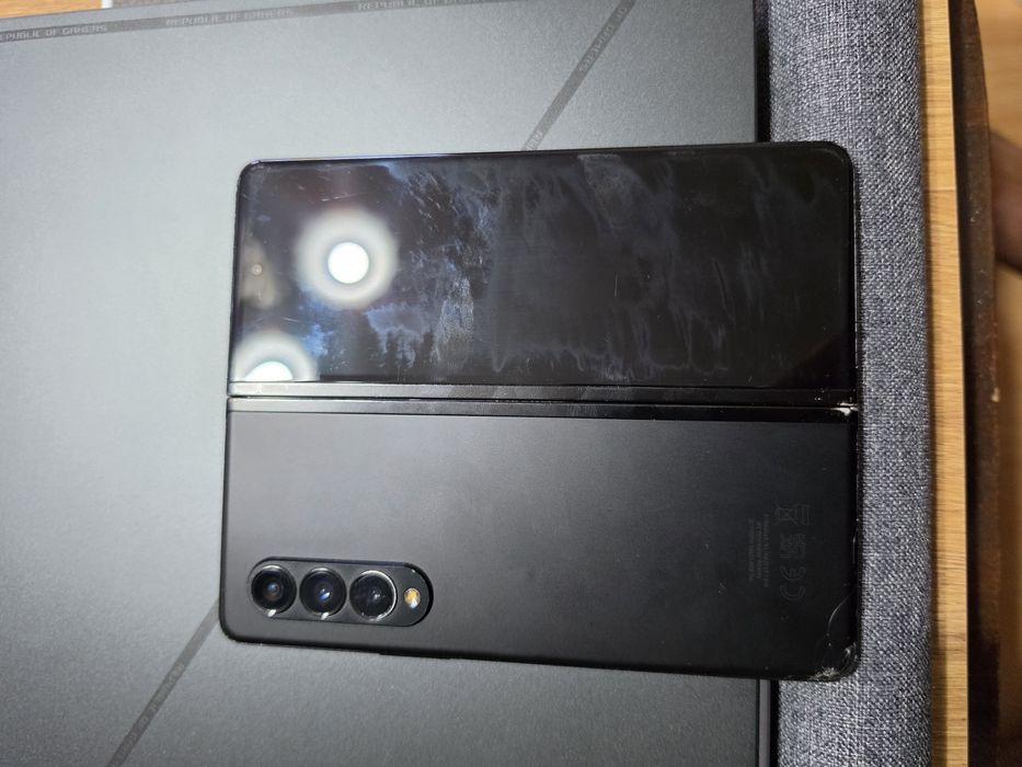 Samsung Z Fold 3
