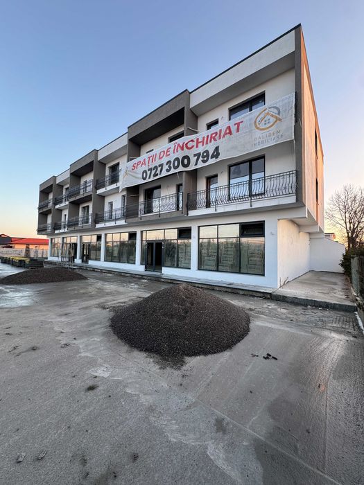 Spațiu comercial 330 mp de închiriat – Bucov, acces public