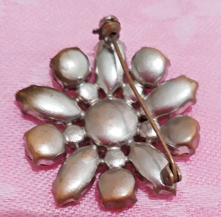 Брошь из СССР, бабушкина