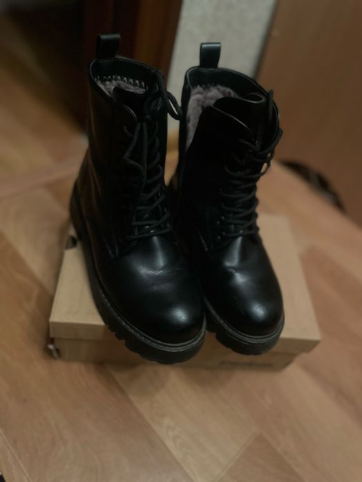 Теплые зимние ботинки