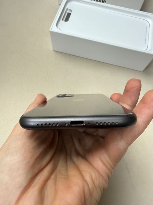 IPhone 11  Black 64GB