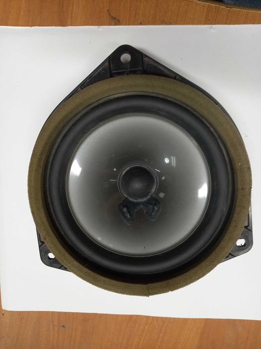 Динамики  Toyota JBL