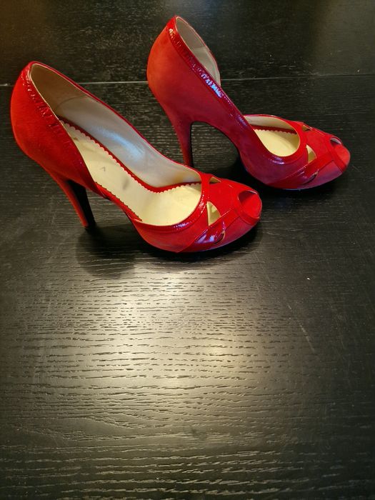 Pantofi rosii Vicina