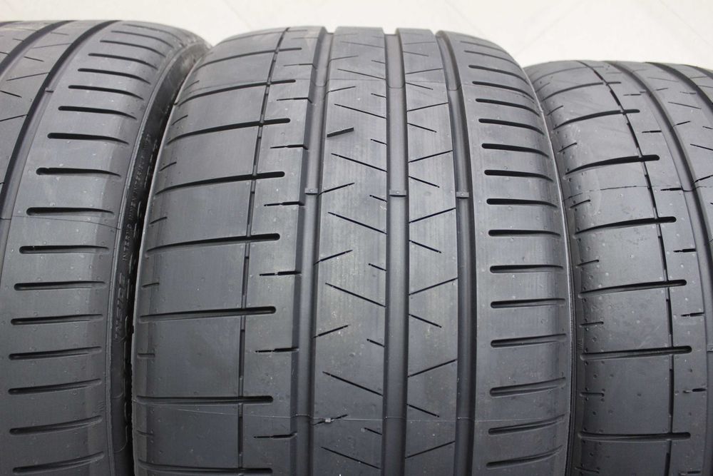 245/30-20 и 305/30-20 гуми Pirelli Lamborghini