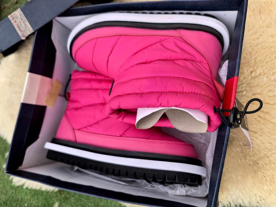 Tommy Hilfiger jeans оригинални дамски апрески 38 номер