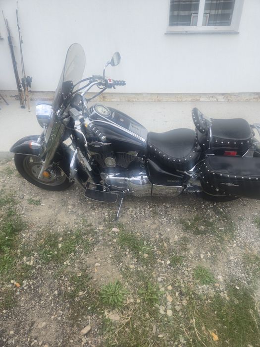 Vând motocicletă Suzuki Intruder, an fabricație 2005, motor puternic de 1500 cc,impecabila!