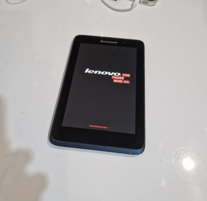 Tableta Lenovo cu android 4.4.4