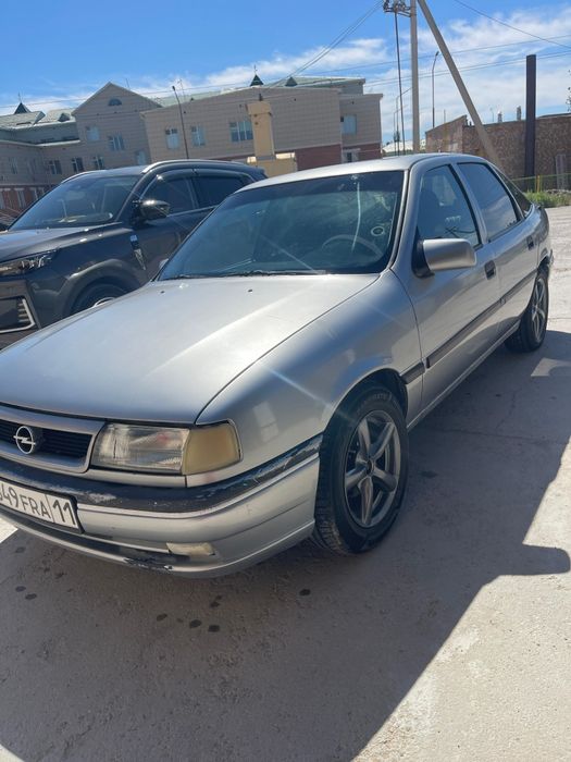 Opel Vectra A 1995 1.6 модуль