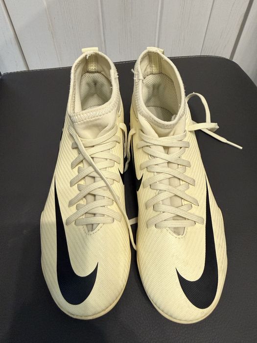 Бутонки Nike размери 33 и 34