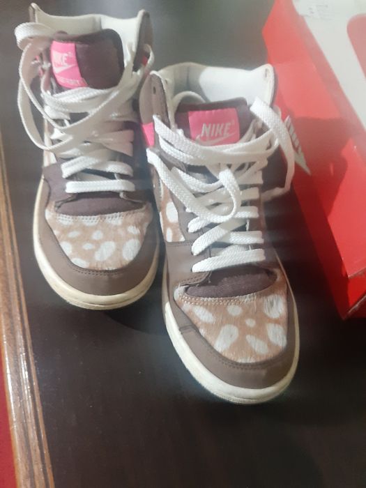 Дамски кецове Nike 39 номер