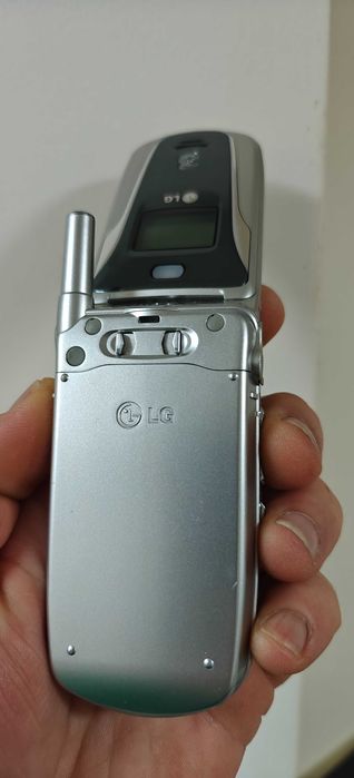 Telefon cu clapeta LG U8130 impecabil