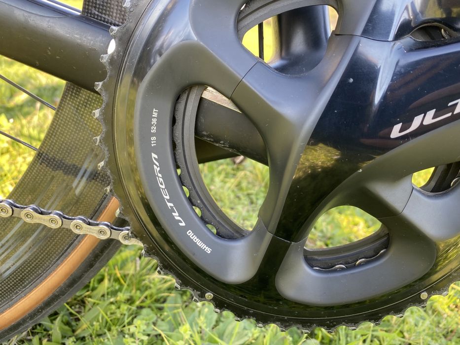 Карбонов Шосеен велосипед Scott addict