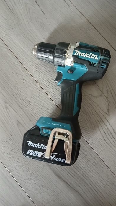 Filetanta Makita