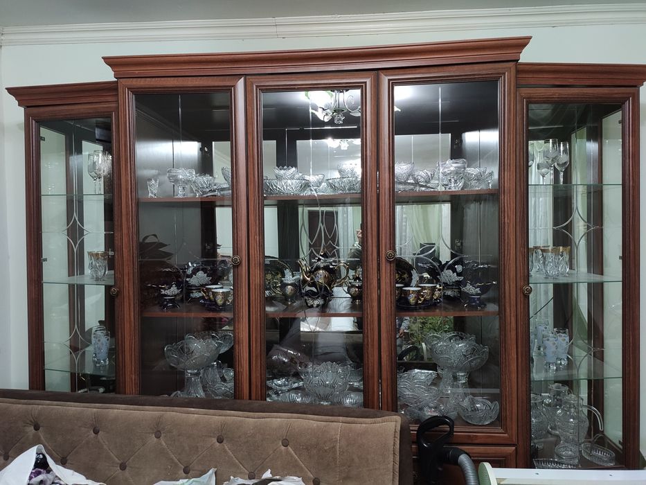 Продаю стенка для гостиной в хорошем состоянии..!