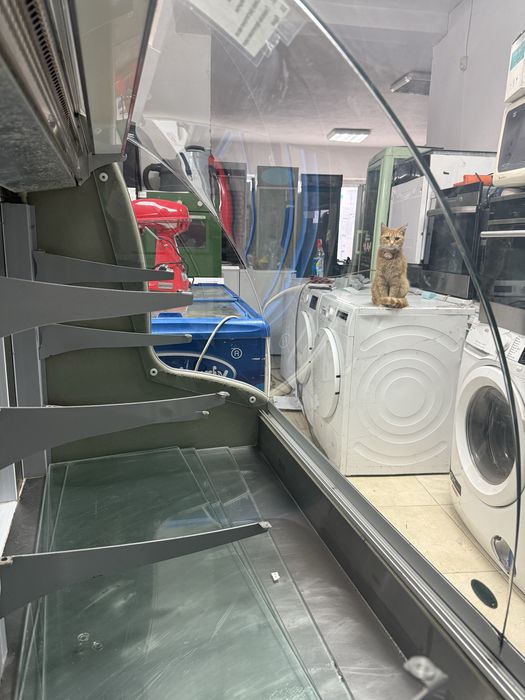 Сладкарска хладилна витрина 4 нива 2метра