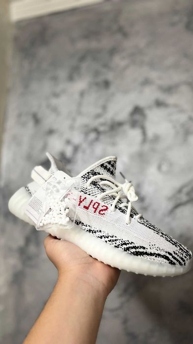 Adidas Yeezy 350 marimea 42
