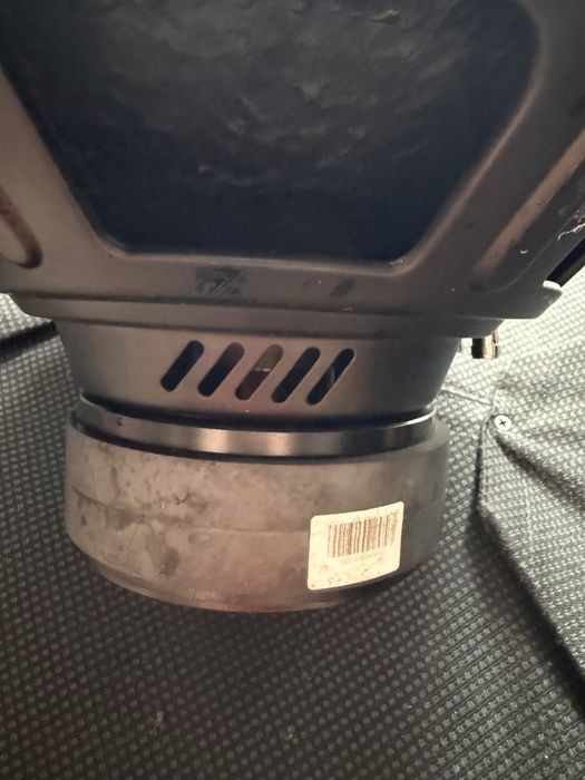 Автомобильный сабвуфер динамик