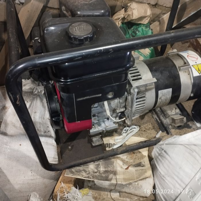 Генераторы бензиновые Продам