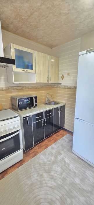 Продам чиланзар 26.  Двух комнатная.  Балкон 2*6