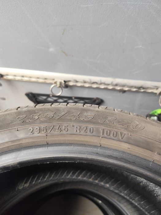 Продавам 4 бр. 235 45 20 Pirelli scorpion Verde в добро състояние