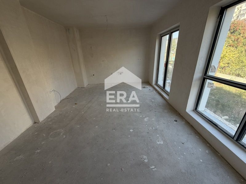 Продава се Тристаен апартамент в Варна, Кайсиева градина - 83 кв.м за 1476 €/кв.м - Снимка #8