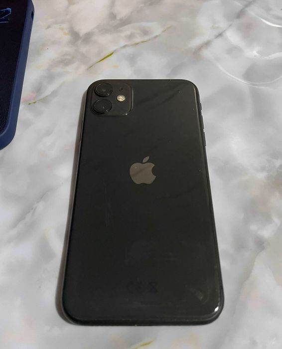 Продам Айфон 11 гб 128