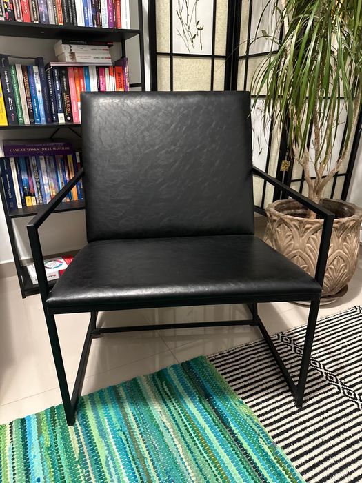 Fotoliu modern, structură metalică – stare excelentă