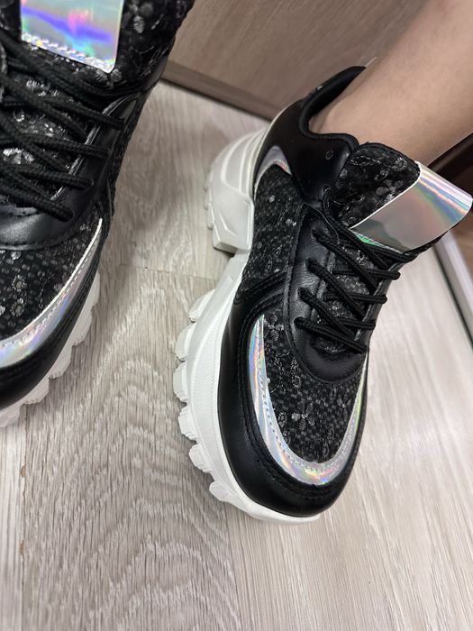 Женси обувки леко високи