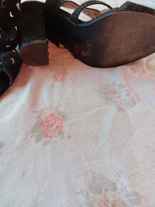 Дамски официялни сандали