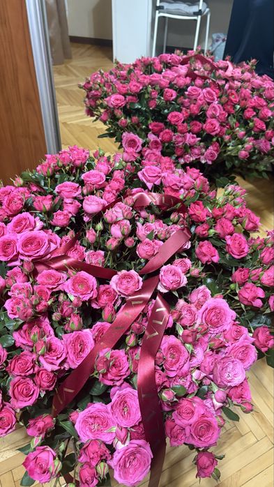 Корзина с кустовыми розами