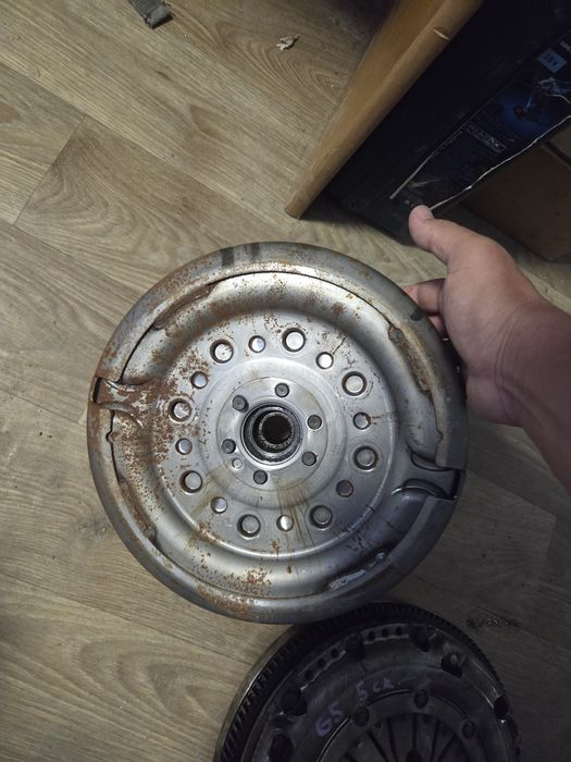 Маховик 1.6 TDI GOLF 6