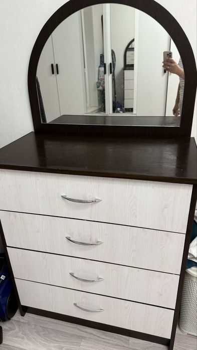 Продам срочно тумба комод