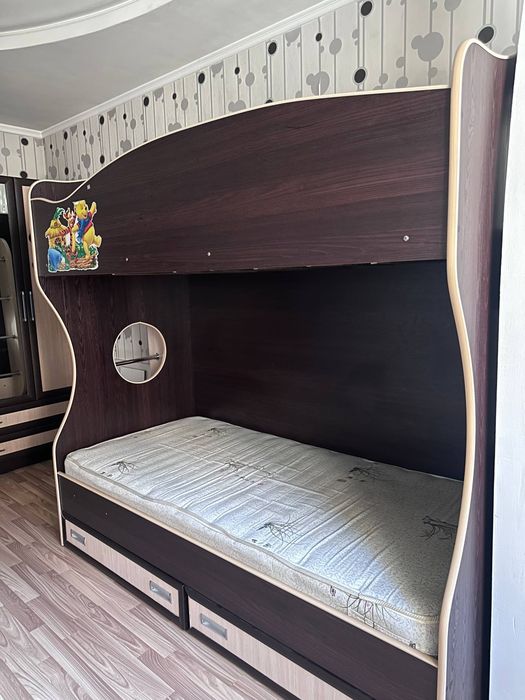 ЛМдф Шкаф, двухярусная кровать, столь